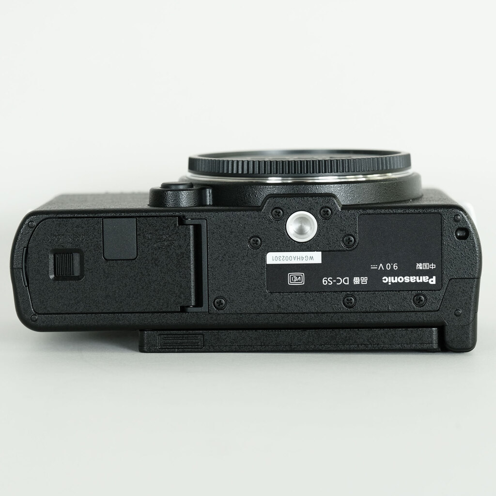 Panasonic LUMIX DC-S9 Panasonic LUMIX DC-S9