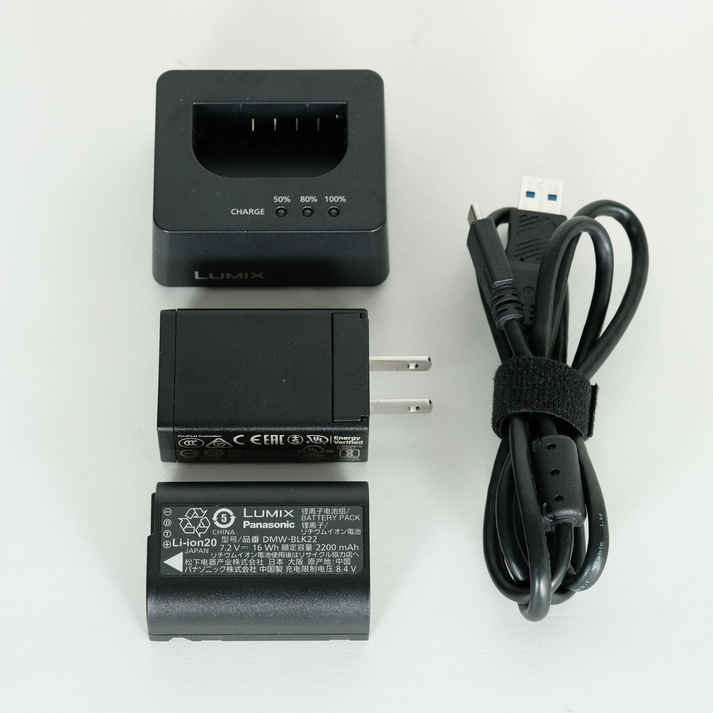 Panasonic LUMIX DC-S5 Panasonic LUMIX DC-S5