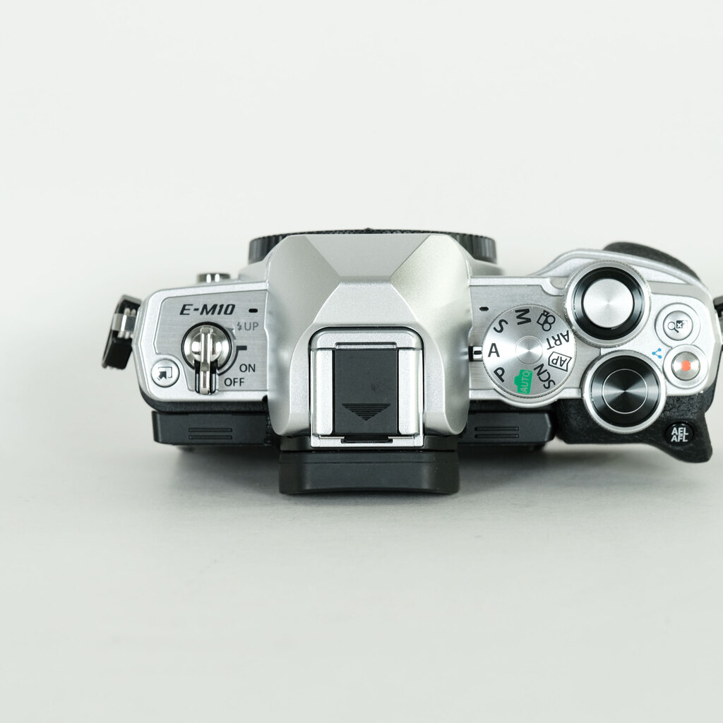 OLYMPUS OM-D E-M10 Mark IV OLYMPUS OM-D E-M10 Mark IV