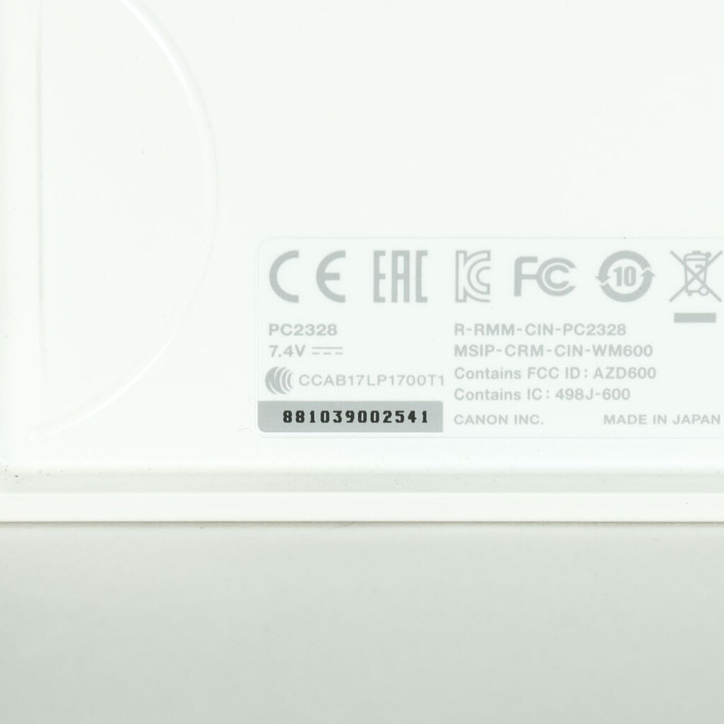 Canon EOS Kiss M Canon EOS Kiss M