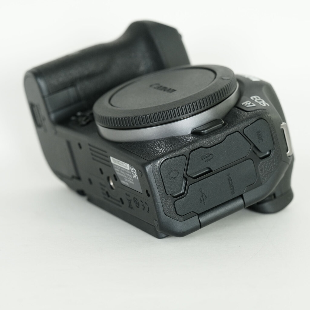 Canon EOS R7