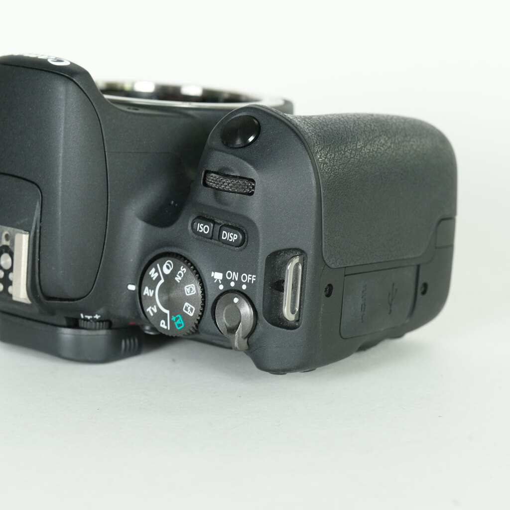Canon EOS Kiss X9