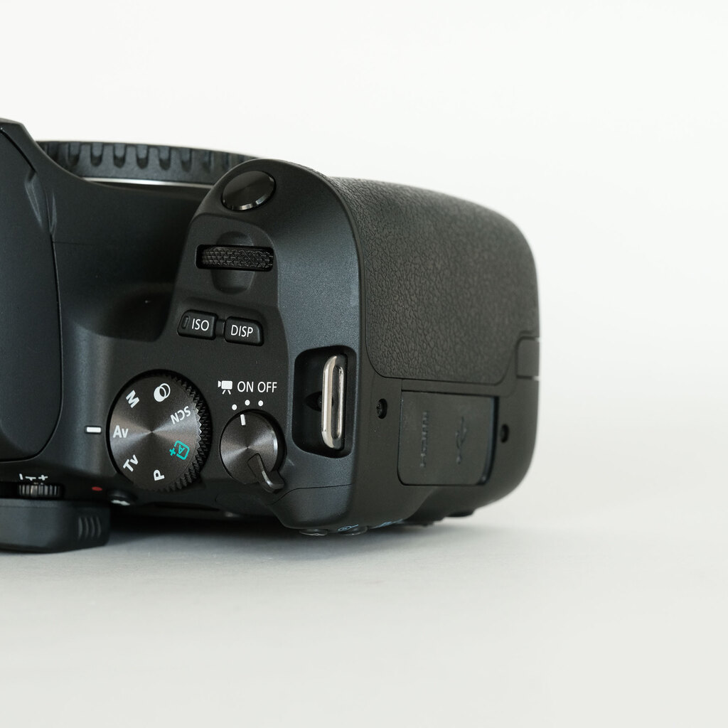 Canon EOS Kiss X10 Canon EOS Kiss X10