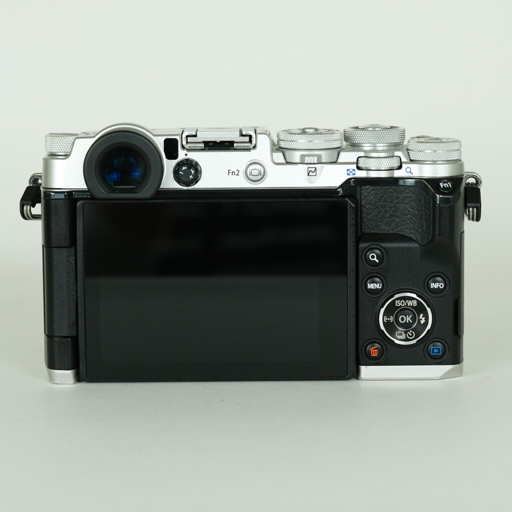 OLYMPUS PEN-F