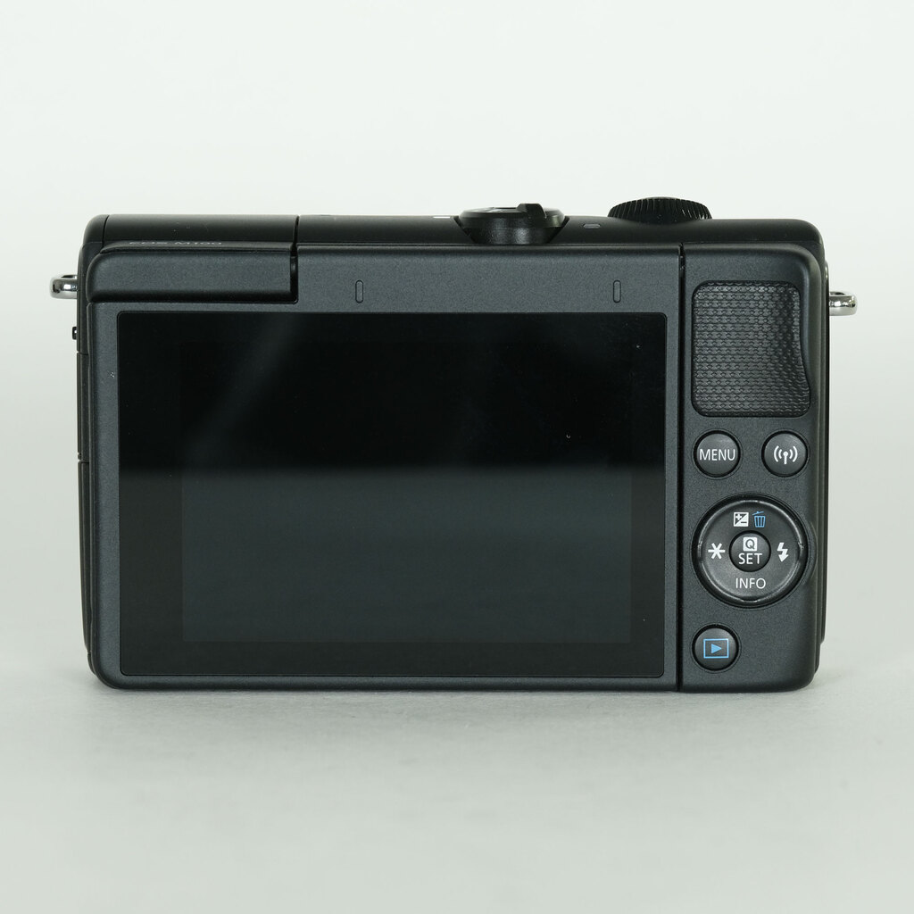 Canon EOS M100