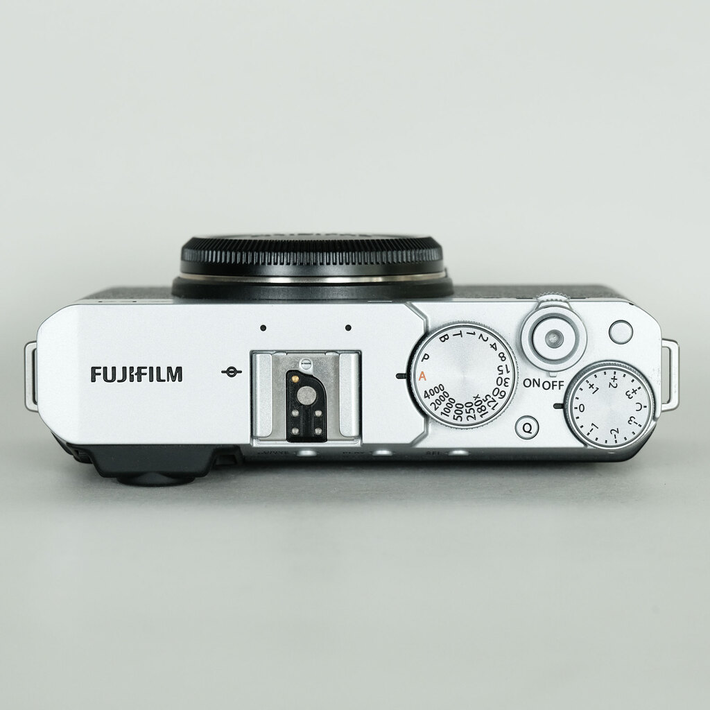 FUJIFILM X-E4の出品 | ONE SCENE（ワンシーン）