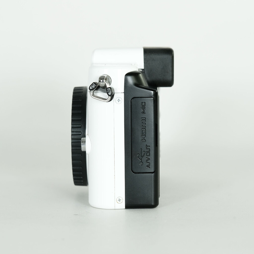 Nikon Nikon1 V1 ダブルズームキット ホワイト Nikon Nikon1 V1 ダブルズームキット ホワイト