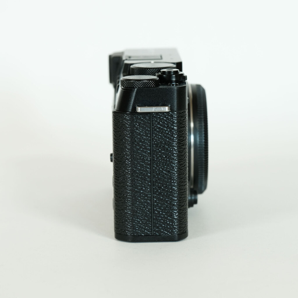 FUJIFILM X-E4 FUJIFILM X-E4