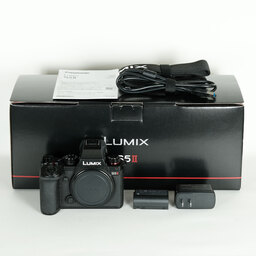 Panasonic LUMIX S5II DC-S5M2 Panasonic LUMIX S5II DC-S5M2