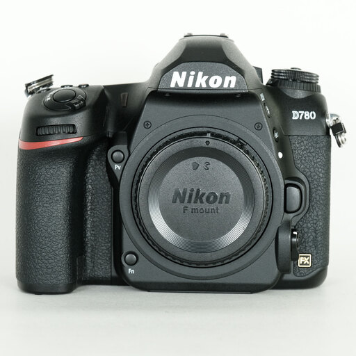 Nikon D750 FX デジタル一眼レフカメラ（付属品あり） Amazon | Nikon デジタル一眼レフカメラ D750 | デジタル一眼