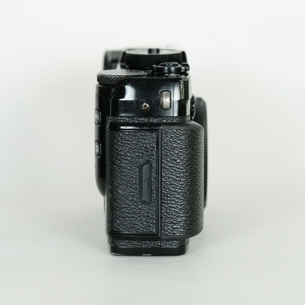 FUJIFILM X-Pro2 FUJIFILM X-Pro2