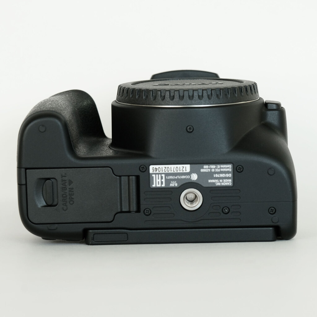 Canon EOS Kiss X10 Canon EOS Kiss X10