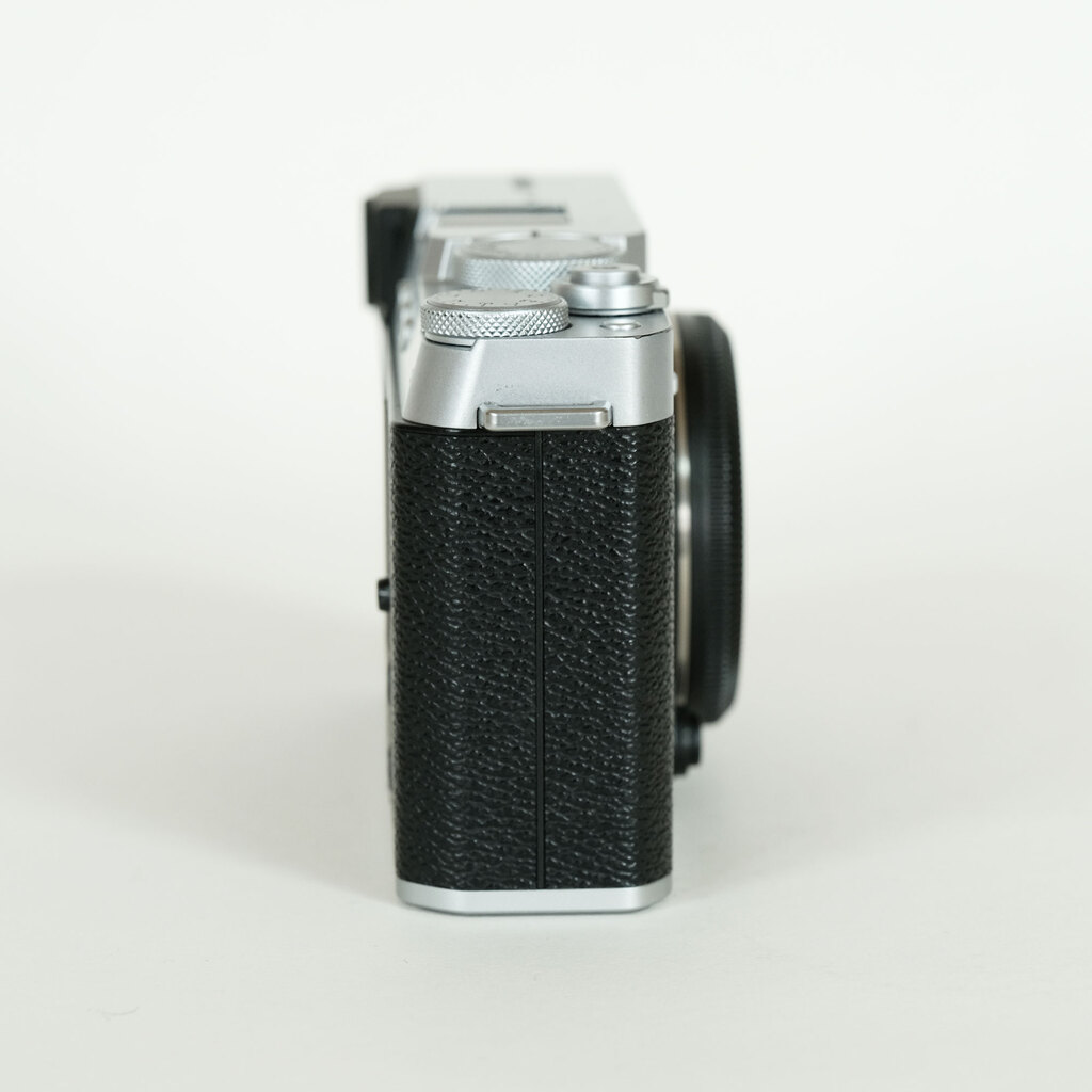 FUJIFILM X-E4 FUJIFILM X-E4