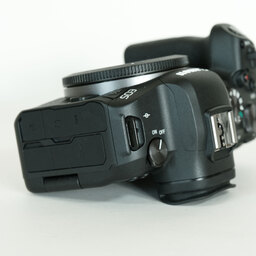 Canon EOS R6 Canon EOS R6