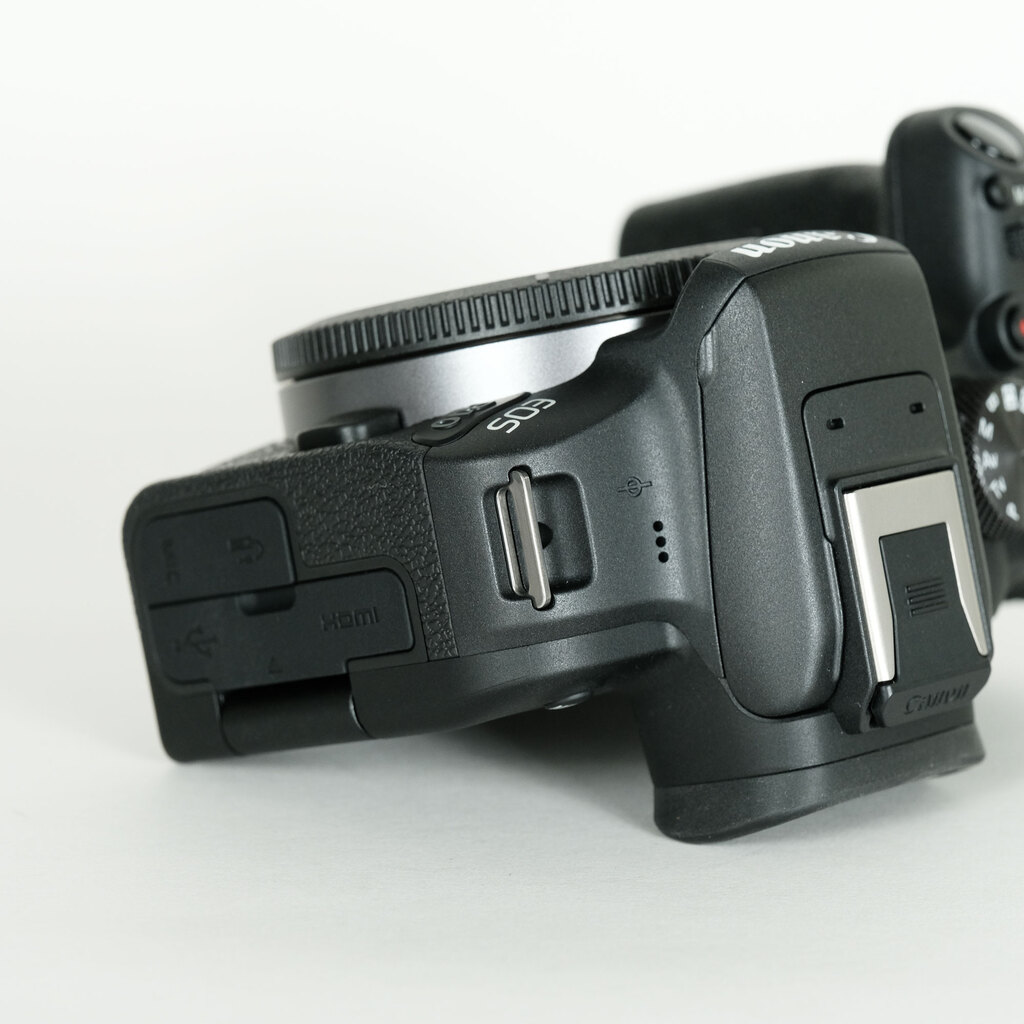 Canon EOS R10 Canon EOS R10
