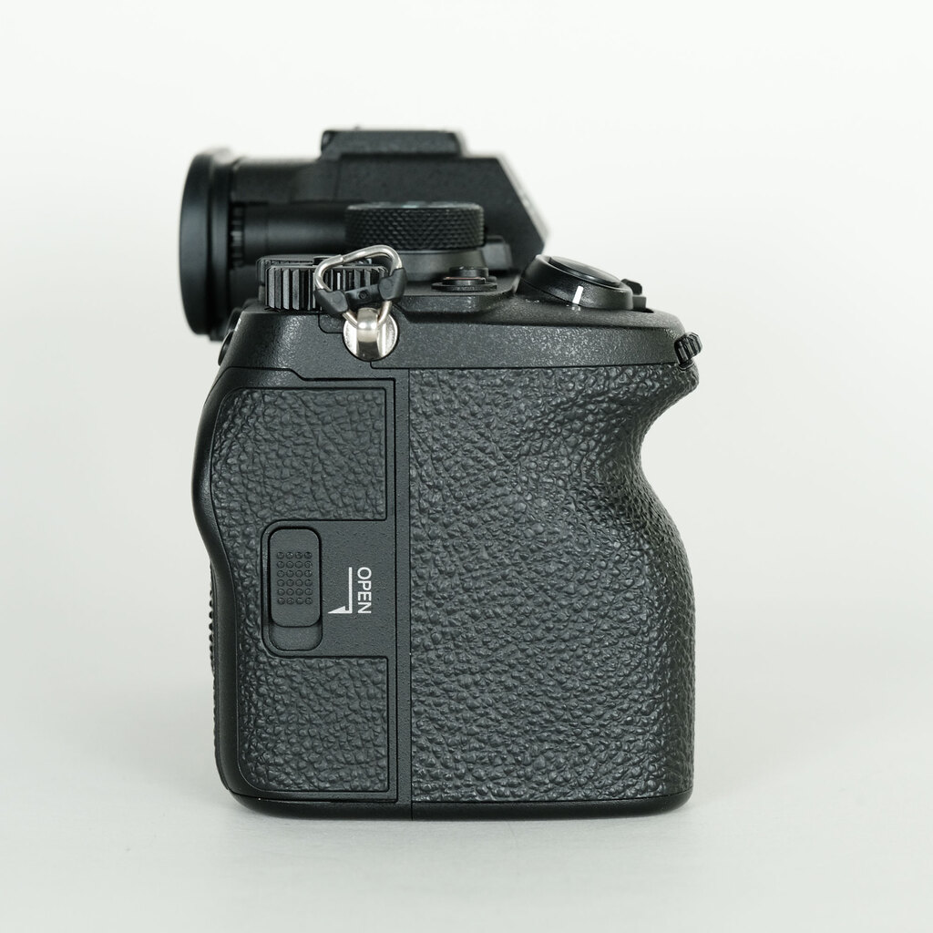 ショット数1666回 SONY α7 IV ILCE-7M4 ボディ SONY α7 IV ボディ ILCE-7M4｜新品通販フジヤカメラ