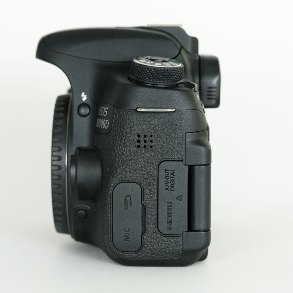 Canon EOS 8000D Canon EOS 8000D
