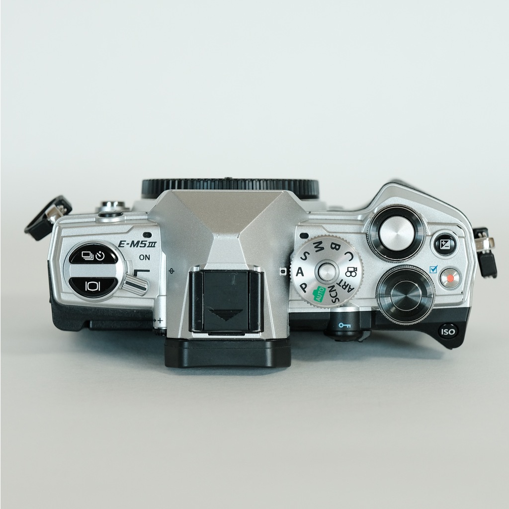 OLYMPUS OM-D E-M5 Mark III