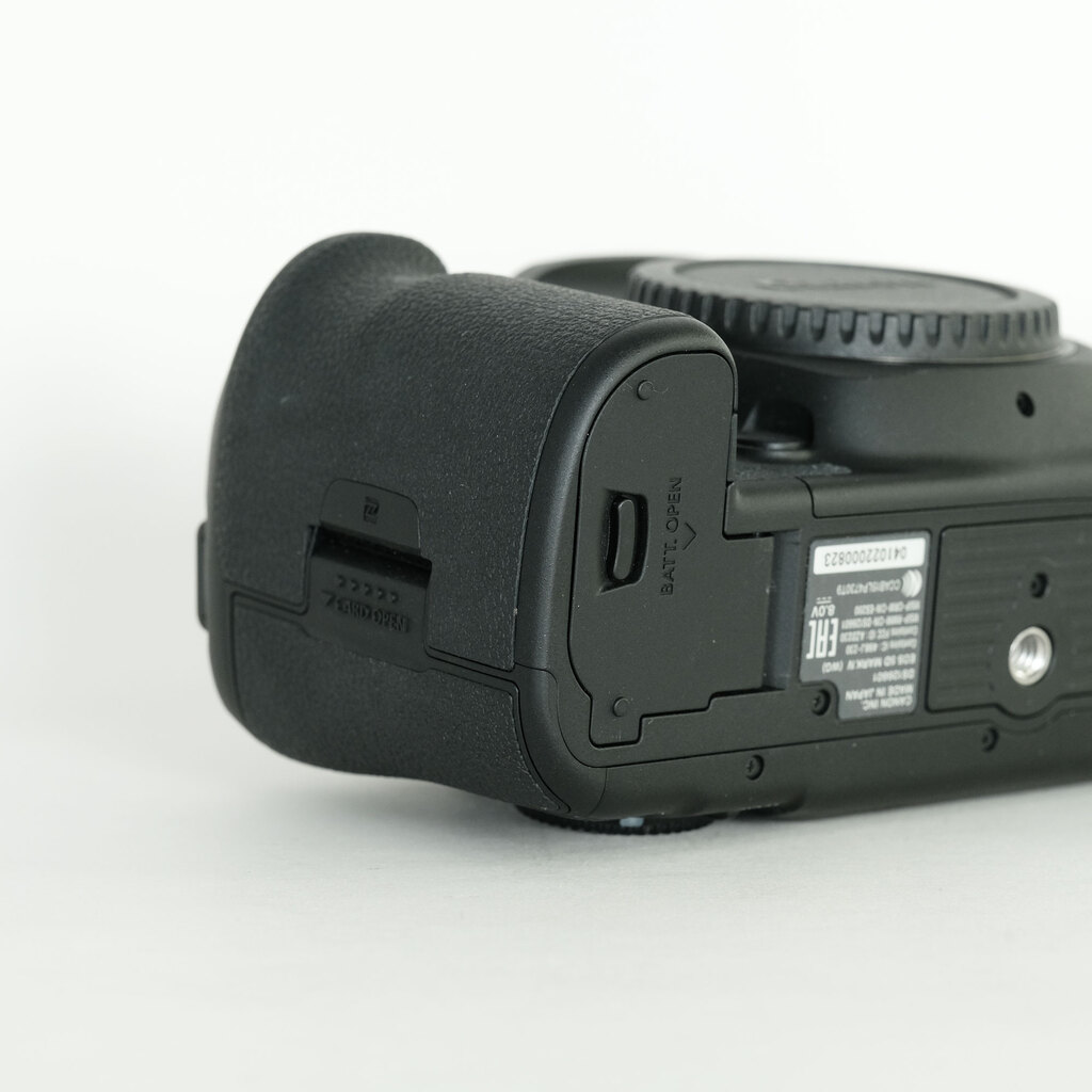 Canon EOS 5D Mark IV Canon EOS 5D Mark IV