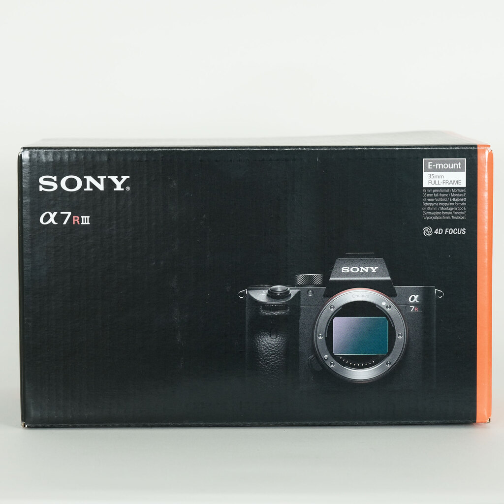 SONY α7R III(ILCE-7RM3) SONY α7R III(ILCE-7RM3)