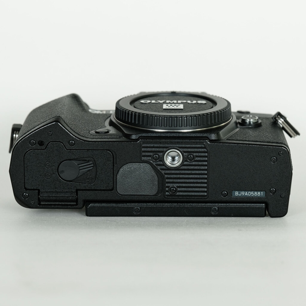 OLYMPUS OM-D E-M5 Mark III