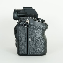 SONY α7 III(ILCE-7M3) SONY α7 III(ILCE-7M3)