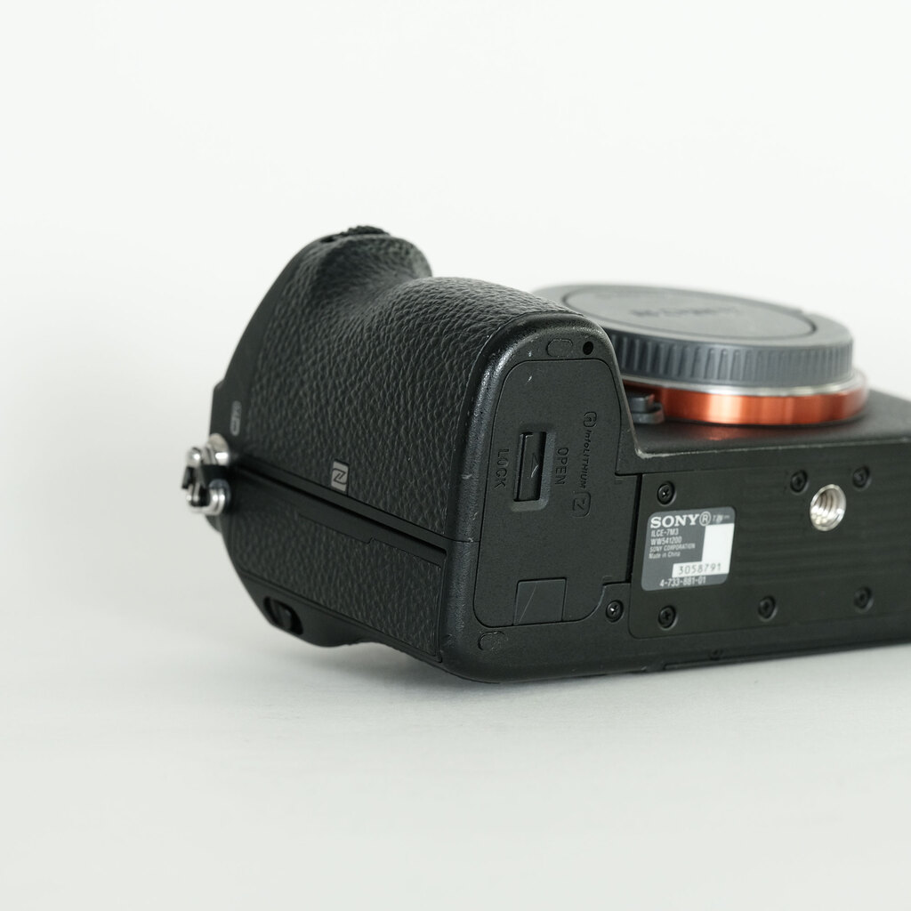 SONY α7 III(ILCE-7M3) SONY α7 III(ILCE-7M3)