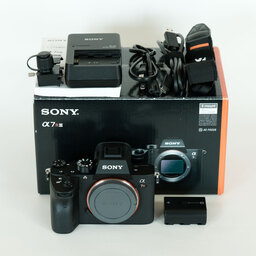 SONY α7R III(ILCE-7RM3) SONY α7R III(ILCE-7RM3)