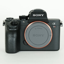 SONY α7RIII ボディ ILCE-7RM3A   【後期モデル 液晶下部にSONYロゴなし】 SONY α7RIII ボディ ILCE-7RM3A   【後期モデル 液晶下部にSONYロゴなし】