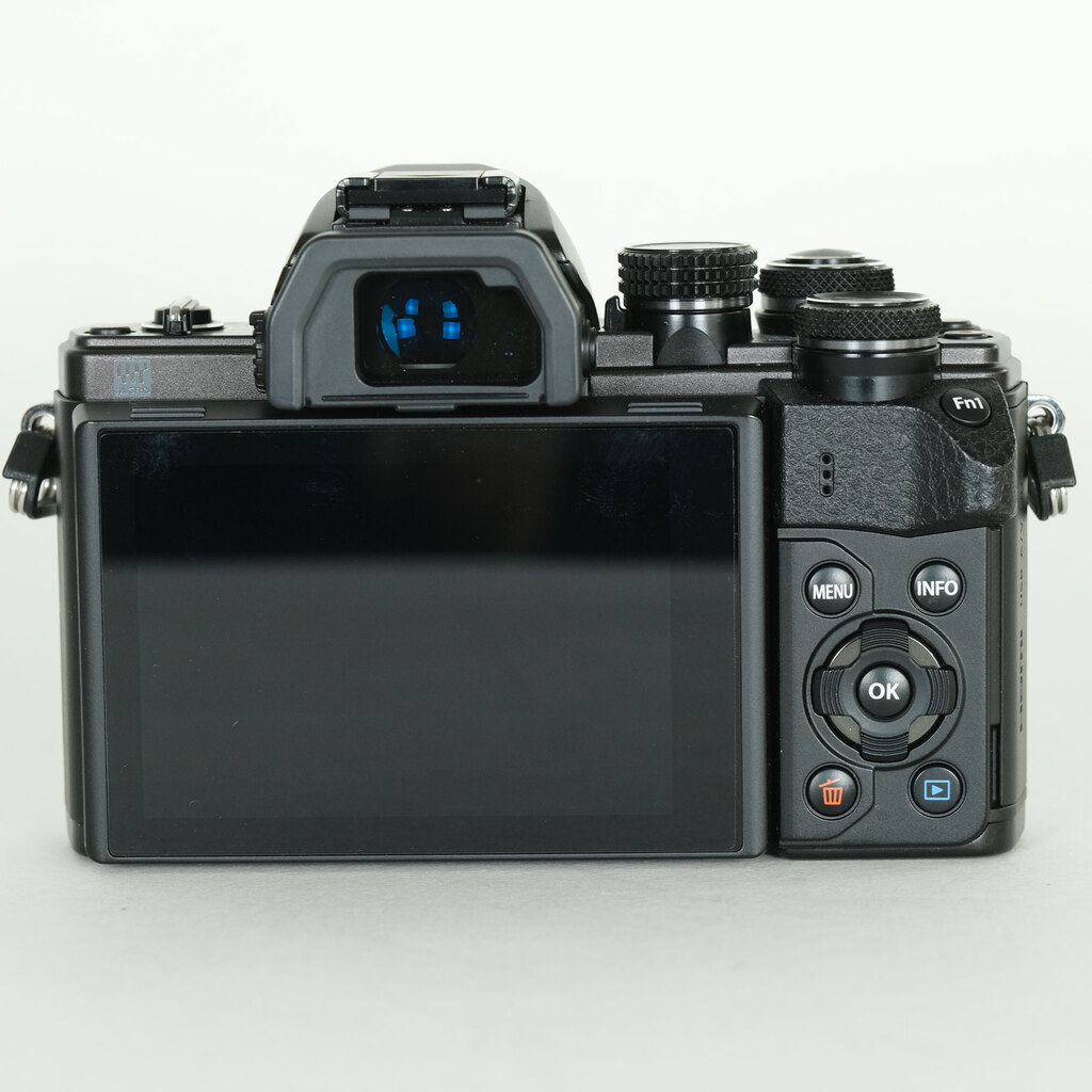 OLYMPUS OM-D E-M10 Mark II OLYMPUS OM-D E-M10 Mark II