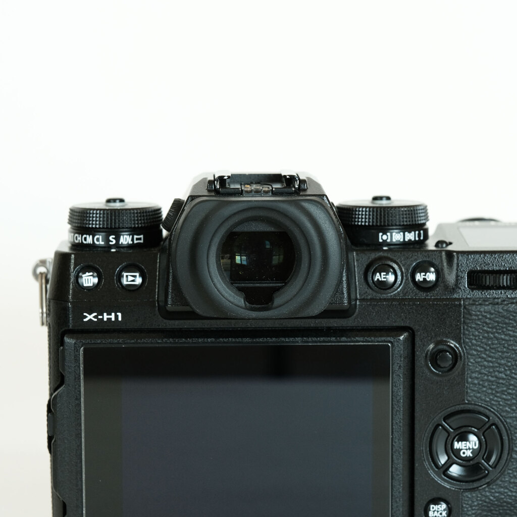 FUJIFILM X-H1 FUJIFILM X-H1