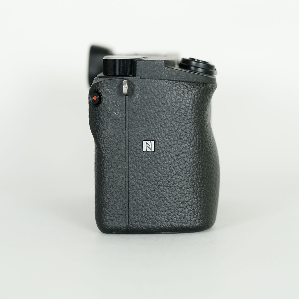 SONY α6300(ILCE-6300) SONY α6300(ILCE-6300)