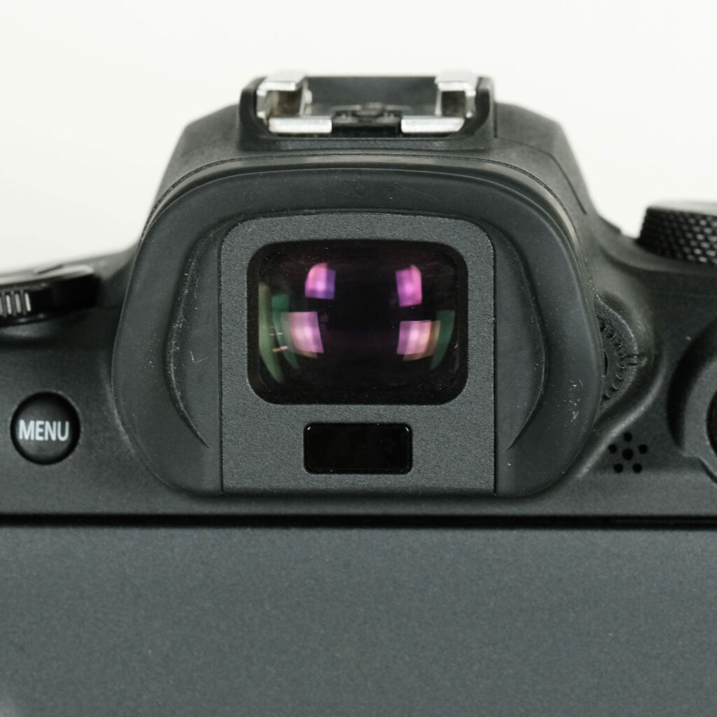 Canon EOS R6 Canon EOS R6