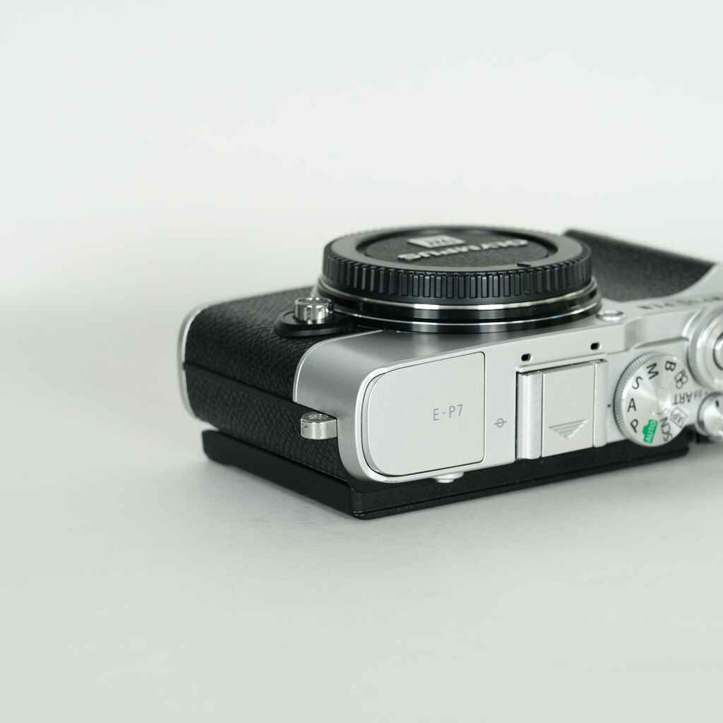 OLYMPUS PEN E-P7