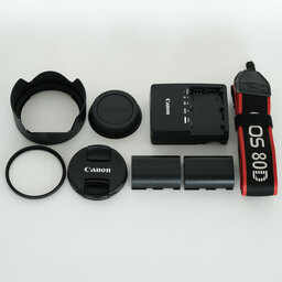 Canon EOS 80D EF-S18-135 IS USM レンズキット Canon EOS 80D EF-S18-135 IS USM レンズキット