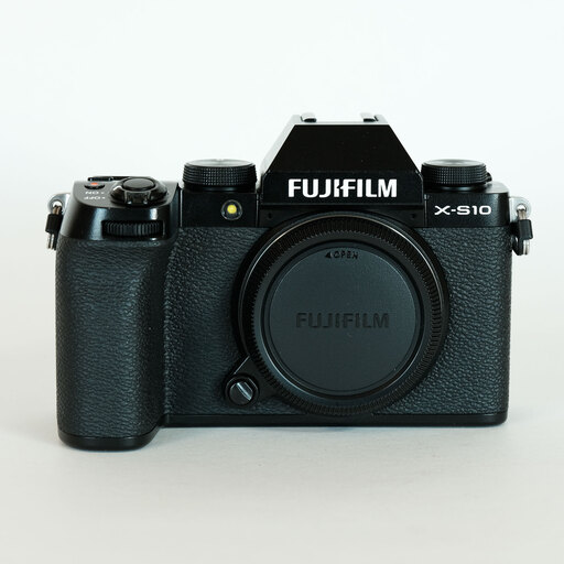 FUJIFILM X-S10