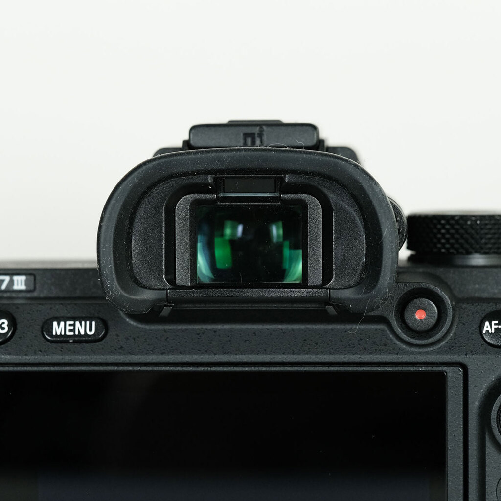 【美品・シャッター1076枚】SONY α7 III ボディ ILCE-7M3 新品)SONY (ソニー) α7III ボディ ILCE-7M3（商品ID