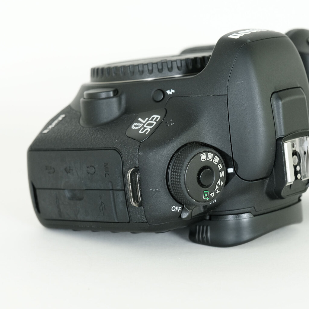 Canon EOS 7D Mark II Canon EOS 7D Mark II