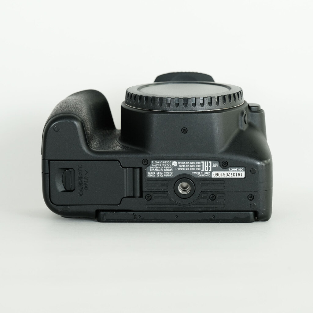 Canon EOS Kiss X9の出品 | ONE SCENE（ワンシーン）