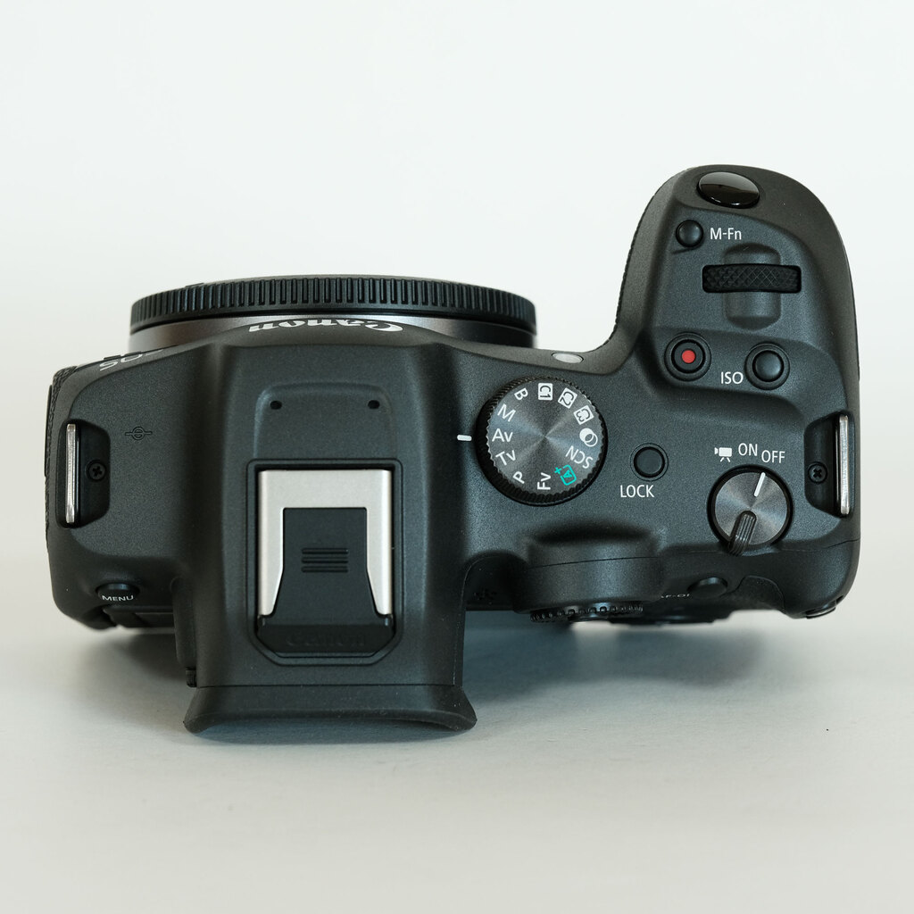Canon EOS R7 Canon EOS R7