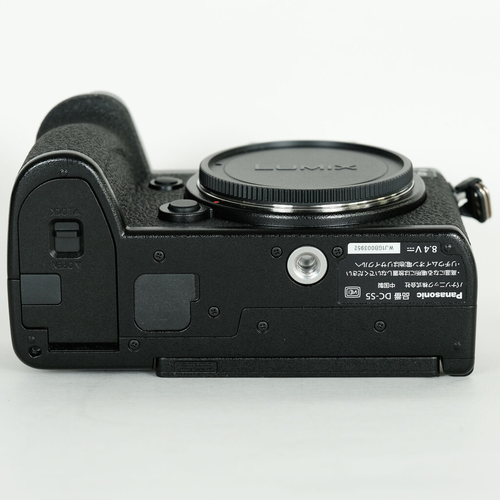 Panasonic LUMIX DC-S5 Panasonic LUMIX DC-S5