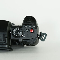 Panasonic LUMIX DC-GH5M2 Panasonic LUMIX DC-GH5M2