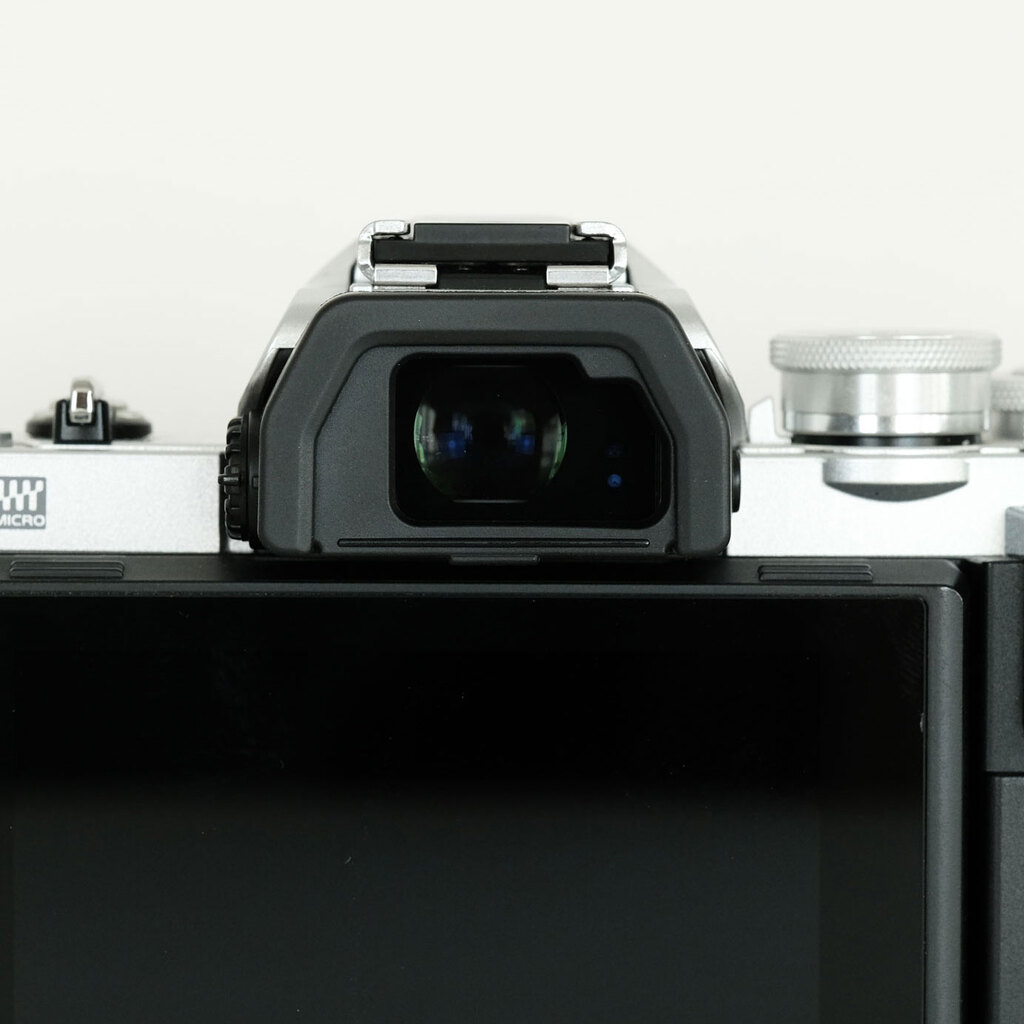 OLYMPUS OM-D E-M10 Mark III OLYMPUS OM-D E-M10 Mark III