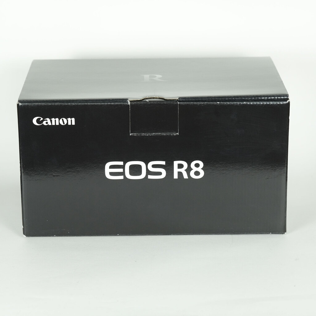 Canon EOS R8 Canon EOS R8
