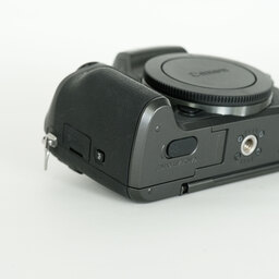 Canon EOS M5 Canon EOS M5