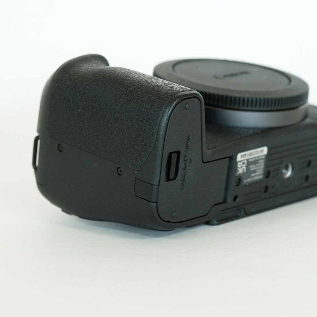 Canon EOS R8 Canon EOS R8
