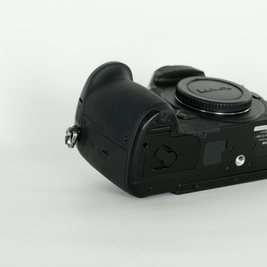 Panasonic LUMIX DC-GH5M2