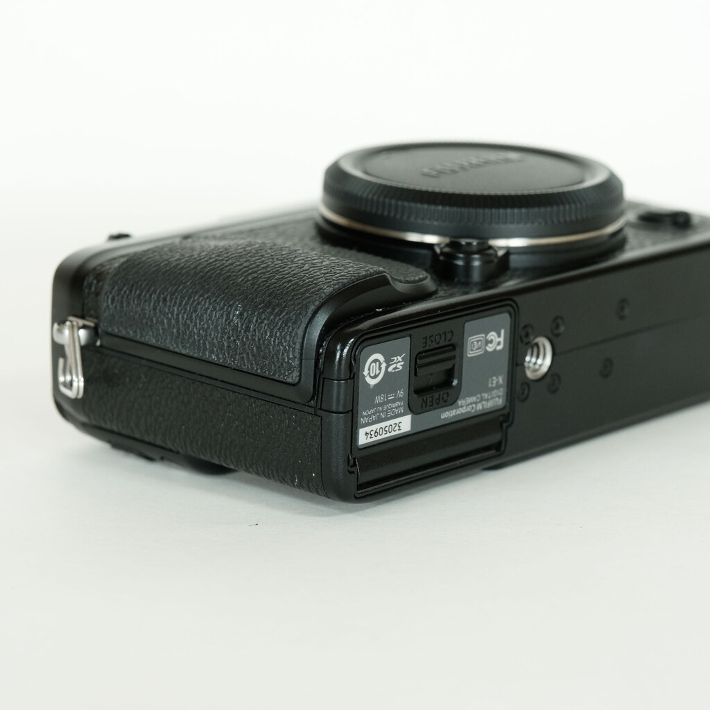 FUJIFILM X-E1 ブラック 本体