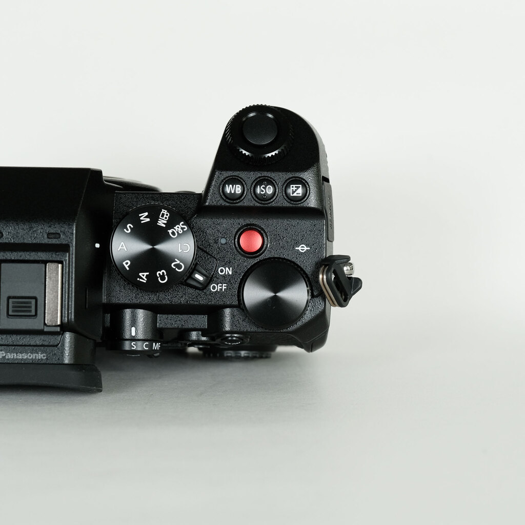 Panasonic LUMIX DC-S5 Panasonic LUMIX DC-S5