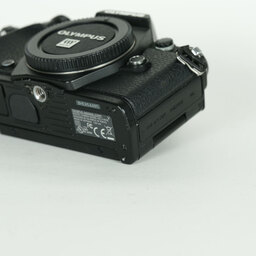 OLYMPUS OM-D E-M5 Mark II